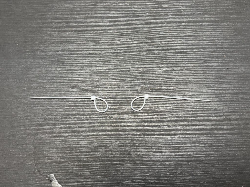 3本のうち2本で輪を作る